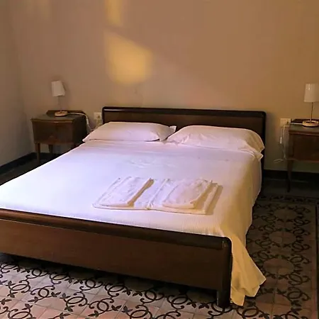 Deco Alojamento de Acomodação e Pequeno-almoço 3*