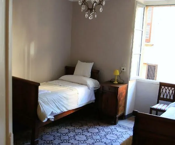 Alojamento de Acomodação e Pequeno-almoço Deco 3*